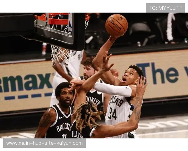 雄鹿字母哥缺阵影响内线 大洛佩兹联防作用突出 雄鹿字母哥缺阵影响内线 大洛佩兹联防作用突出